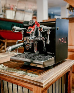 Компактна професионална кафемашина Fiamma NAU Classica за дома и офиса.