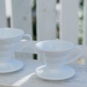 Hario V60 керамичен дрипер 01 бял за филтриране на кафе